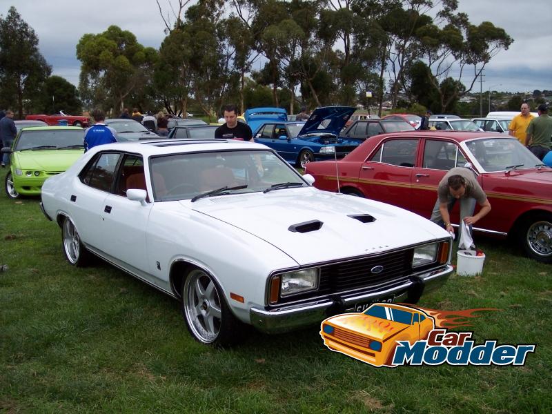 Ford XC Falcon Sedan