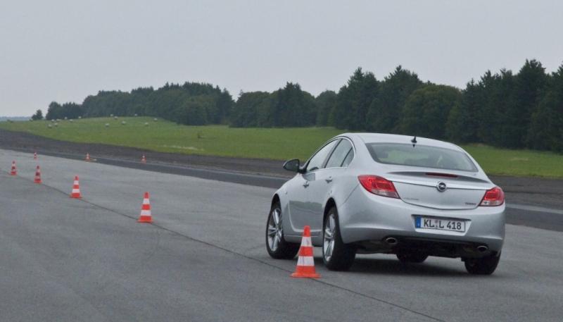 Opel Insignia Testing