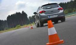 Opel Astra JD Testing