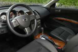 2004 Nissan Maxima Images