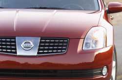 2004 Nissan Maxima Images