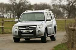 2011 Mitsubishi Pajero / Shogun / Montero Exterior