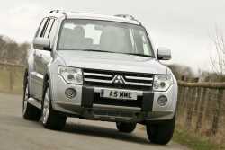 2011 Mitsubishi Pajero / Shogun / Montero Exterior