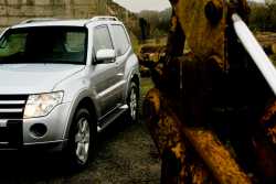 2011 Mitsubishi Pajero / Shogun / Montero Exterior