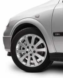 Holden Astra CDX 2004