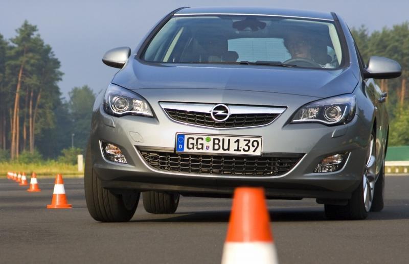 Opel Astra JD Testing