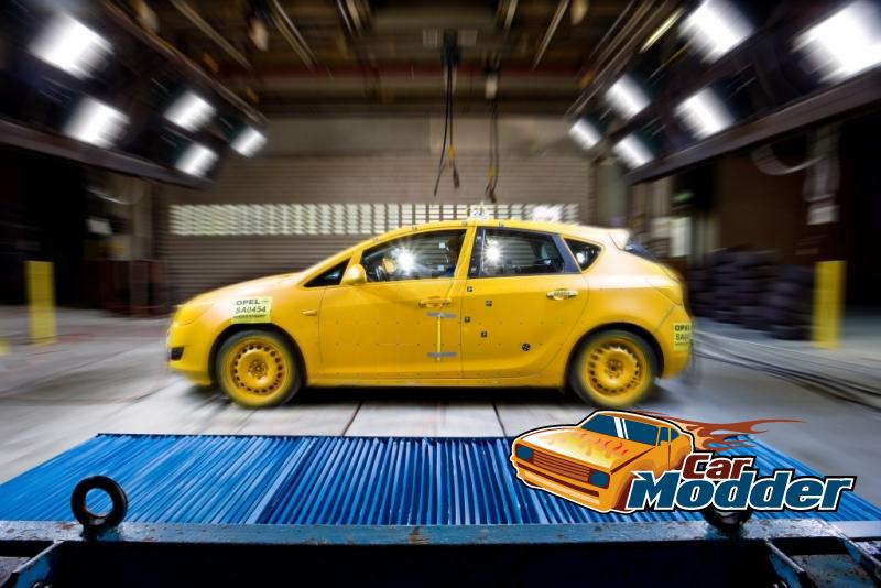 Opel Astra JD Crash Testing