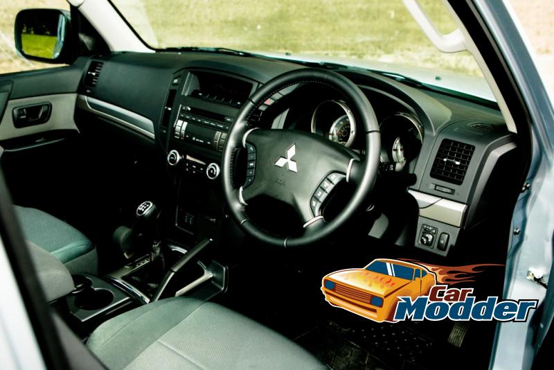 2011 Mitsubishi Pajero / Shogun / Montero Interior