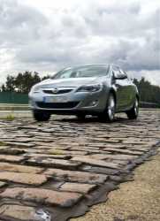 Opel Astra JD Testing