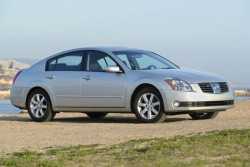 2005 Nissan Maxima Images