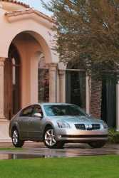 2004 Nissan Maxima Images