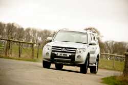 2011 Mitsubishi Pajero / Shogun / Montero Exterior