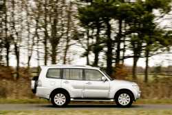 2011 Mitsubishi Pajero / Shogun / Montero Exterior