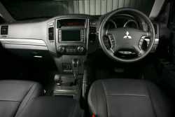 2011 Mitsubishi Pajero / Shogun / Montero Interior