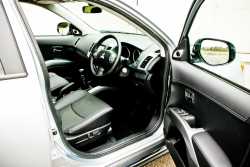 2010 Mitsubishi Outlander GX4 Interior